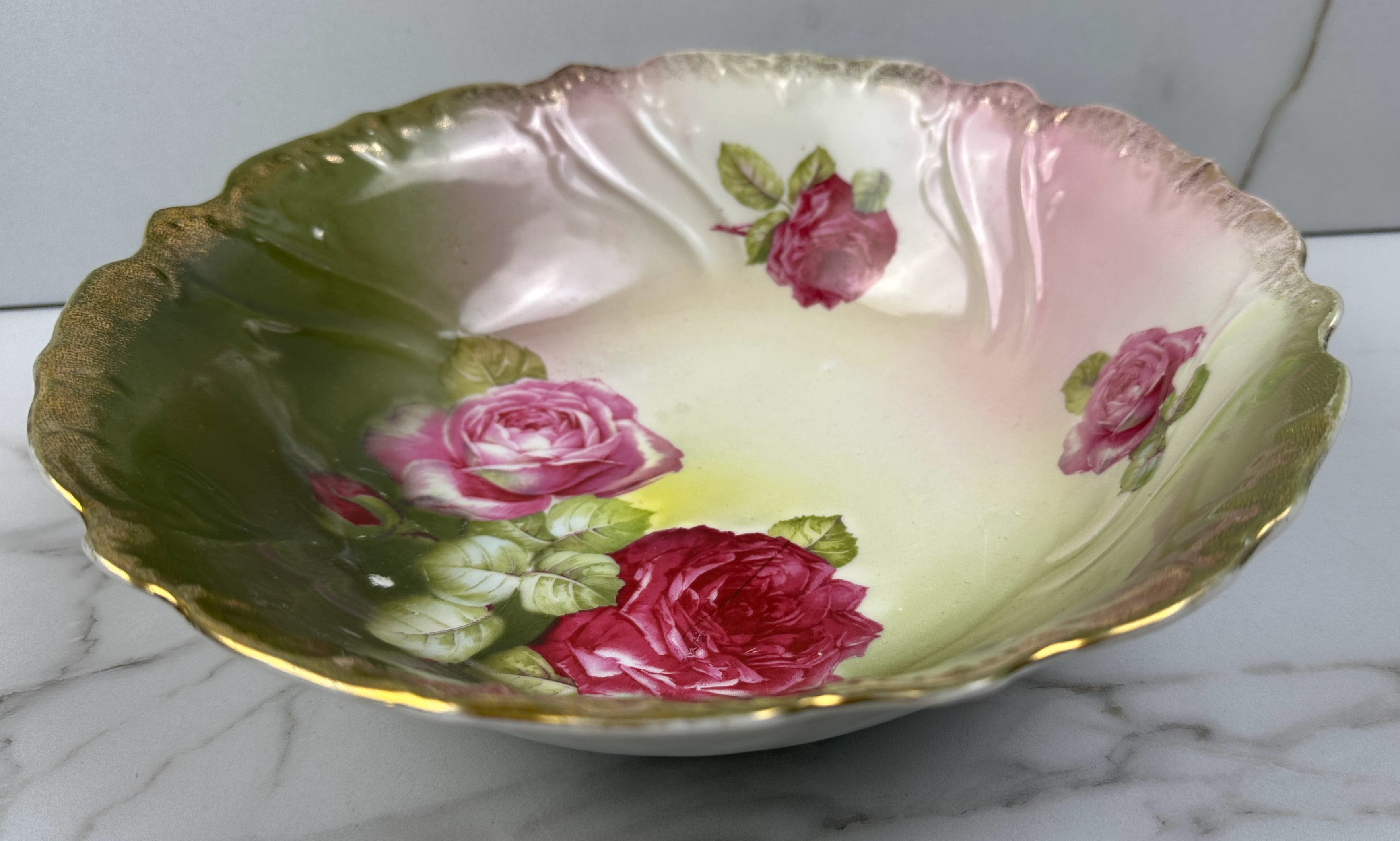Victorian Scalloped Porcelain Bowl – Hand-Tinted Cabbage Rose Motif