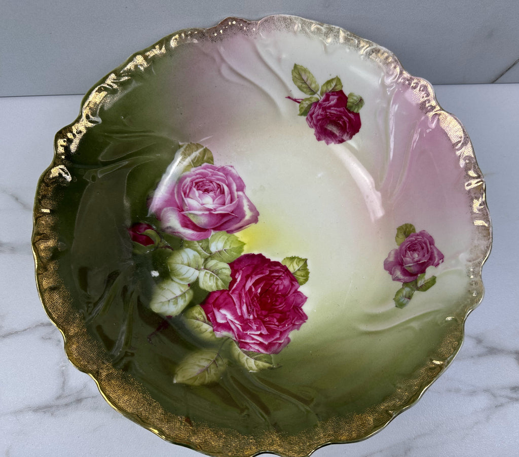 Victorian Scalloped Porcelain Bowl – Hand-Tinted Cabbage Rose Motif