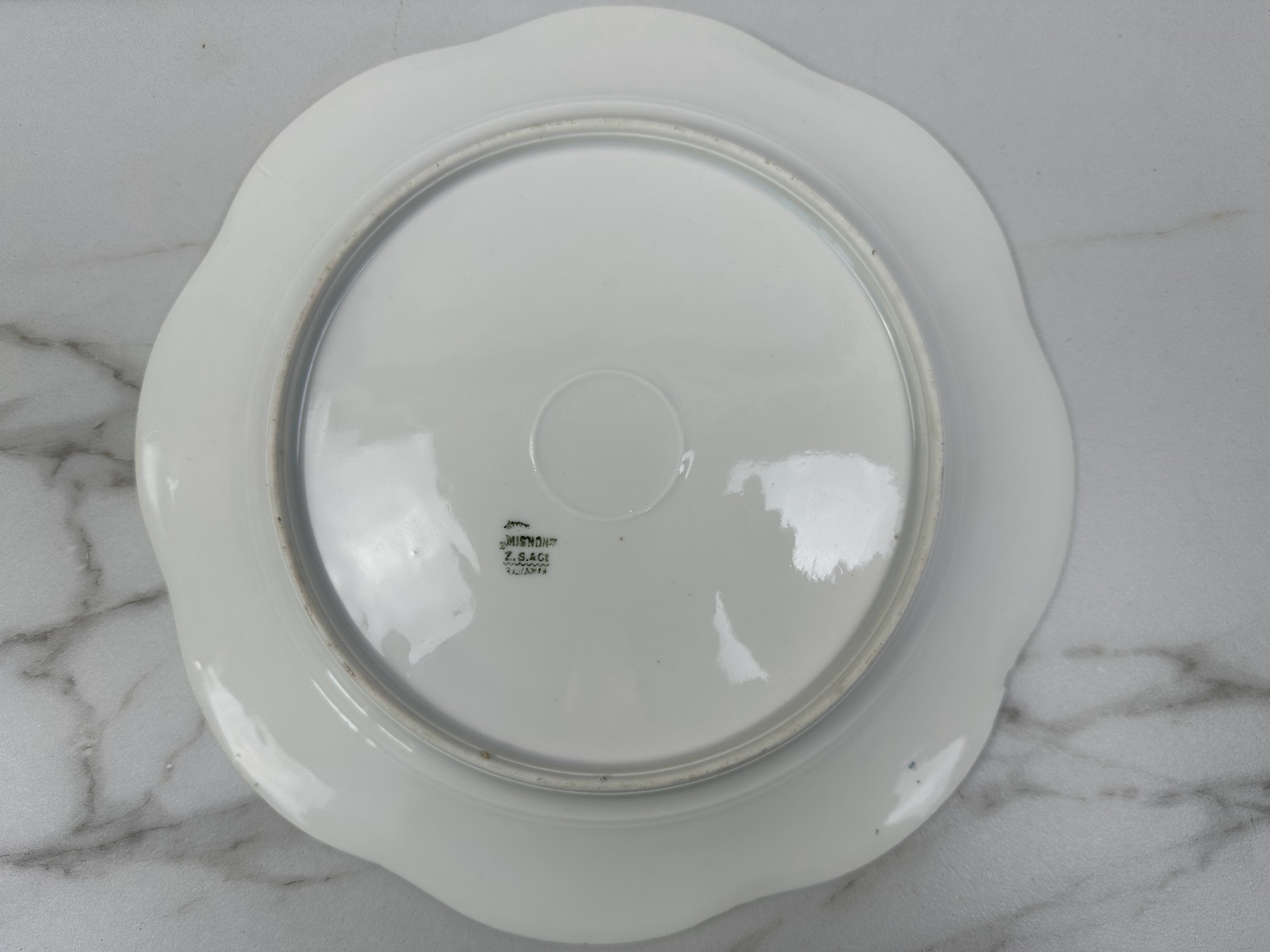 Royal Vienna Mignon Zeh Scherzer & Co. Hand-Painted Porcelain Plate with Pink Roses and Gold Accent Trim