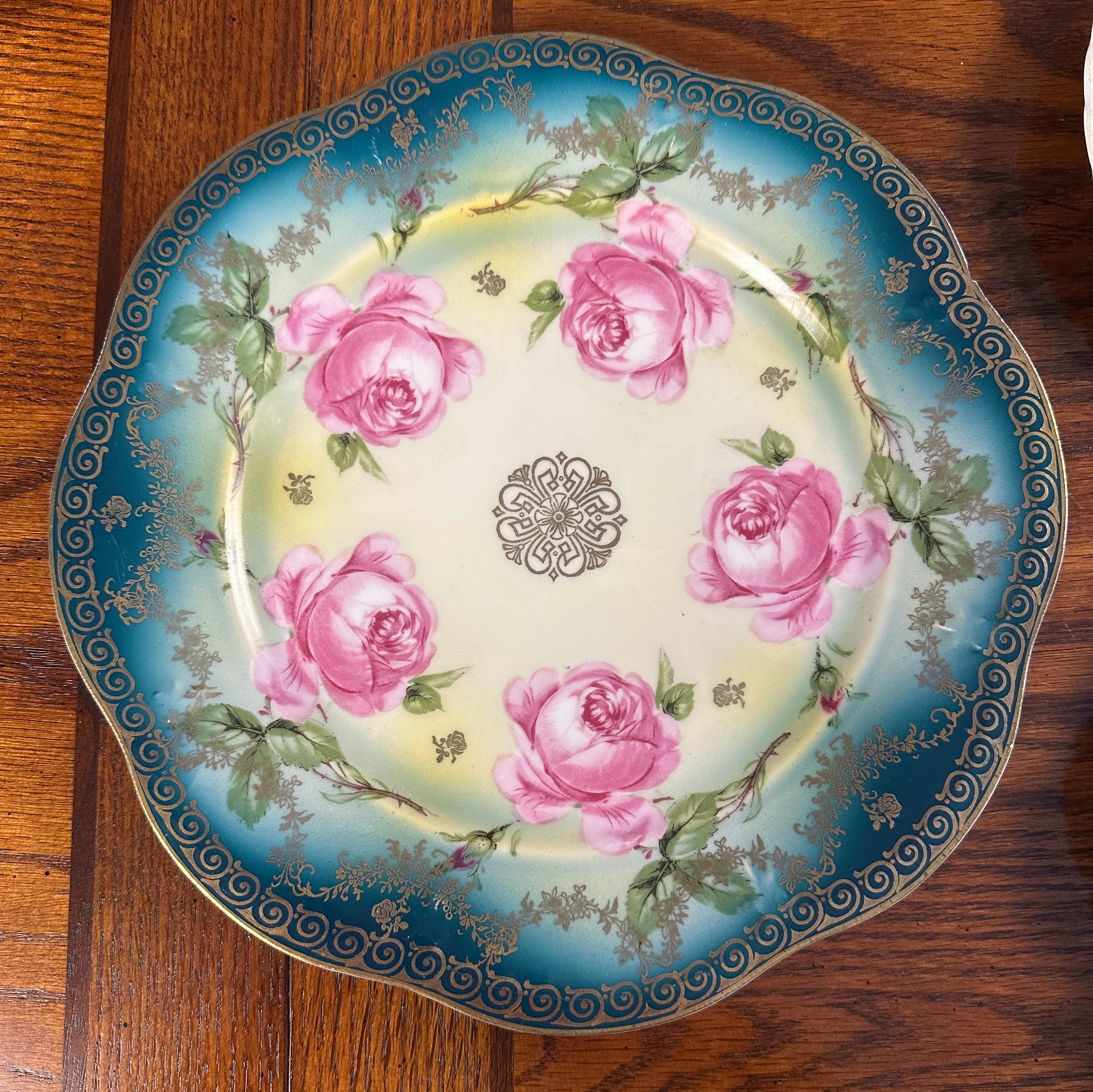 Royal Vienna Mignon Zeh Scherzer & Co. Hand-Painted Porcelain Plate with Pink Roses and Gold Accent Trim