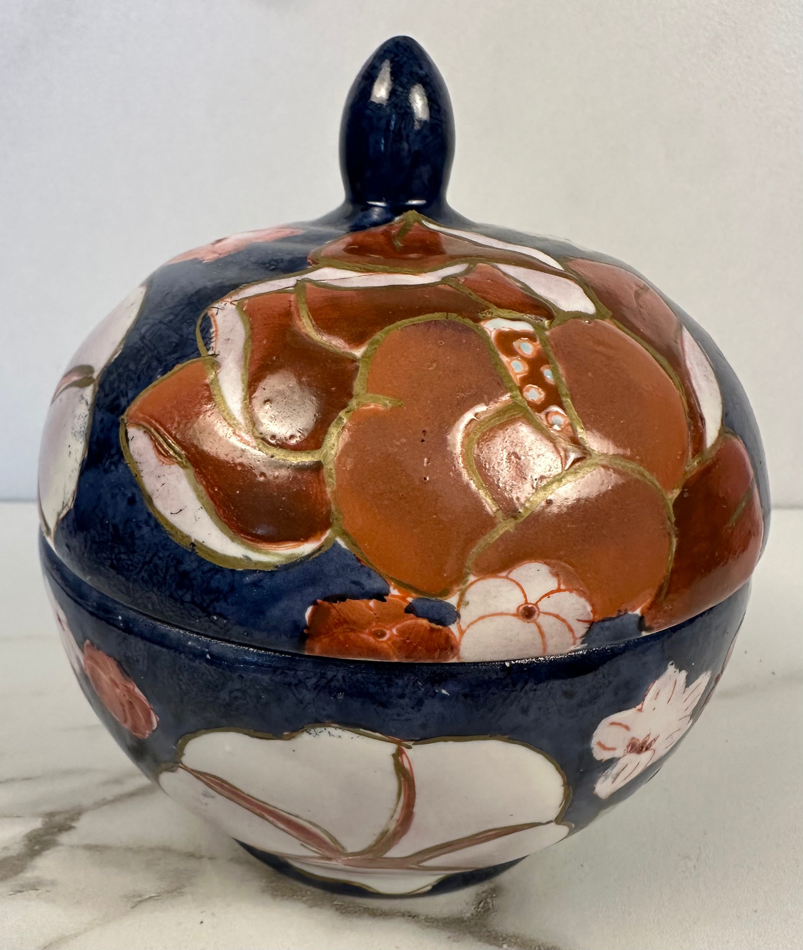 Satsuma-Style Lidded Vessel