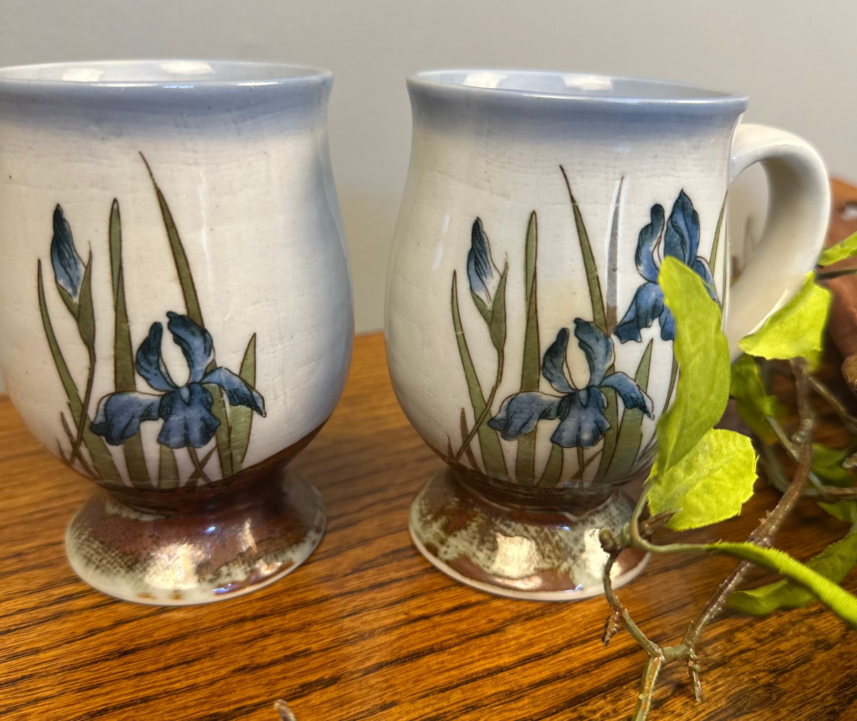 Pair of Otagiri Royal Iris Mugs