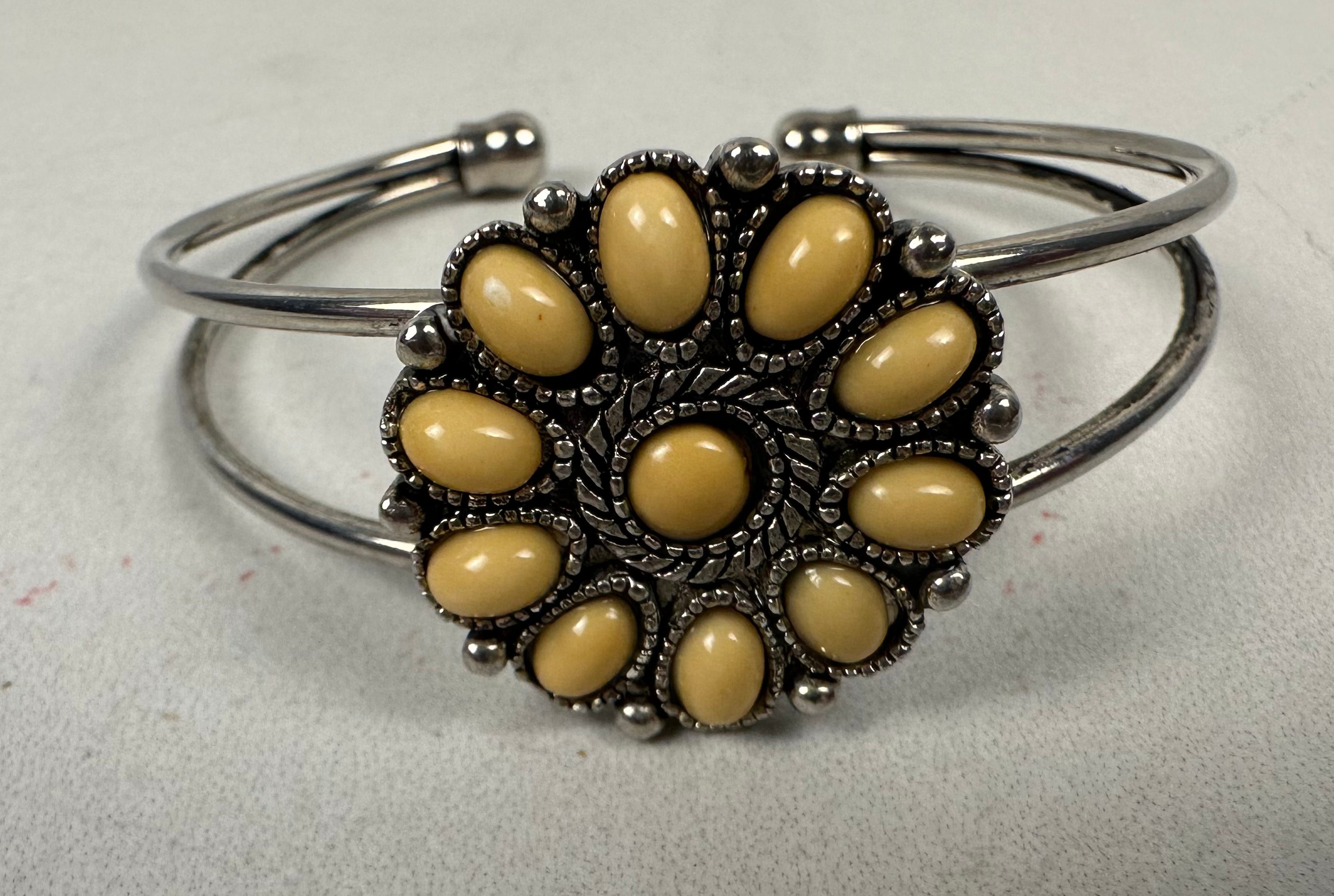 Beige Stone  and Silver Tone Metal Bracelet