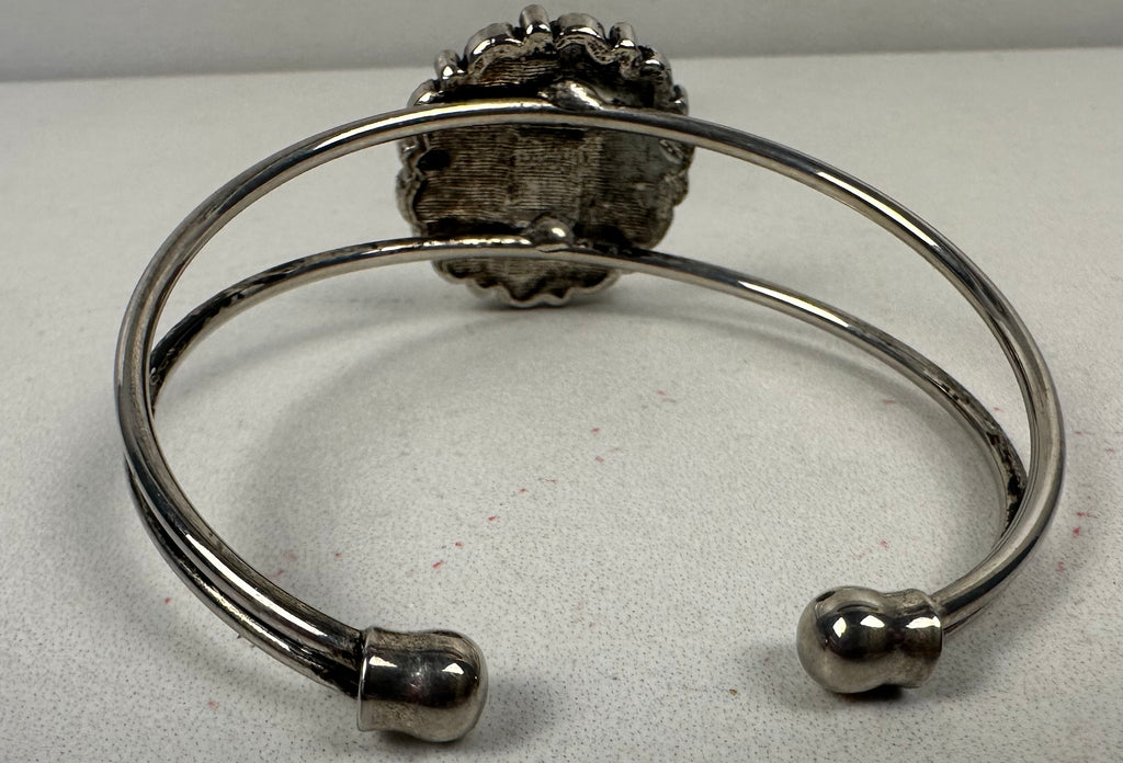 Beige Stone  and Silver Tone Metal Bracelet