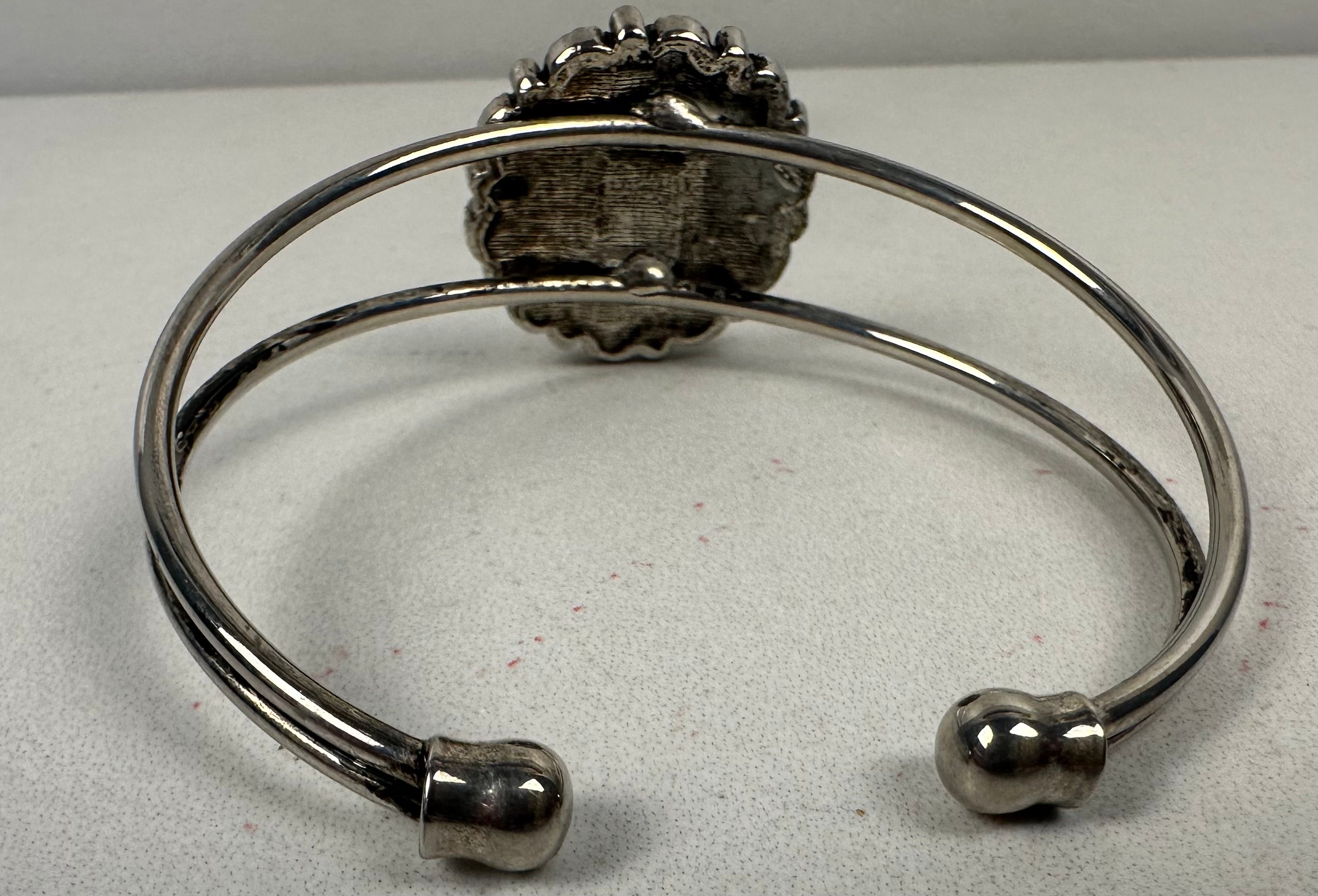 Beige Stone  and Silver Tone Metal Bracelet