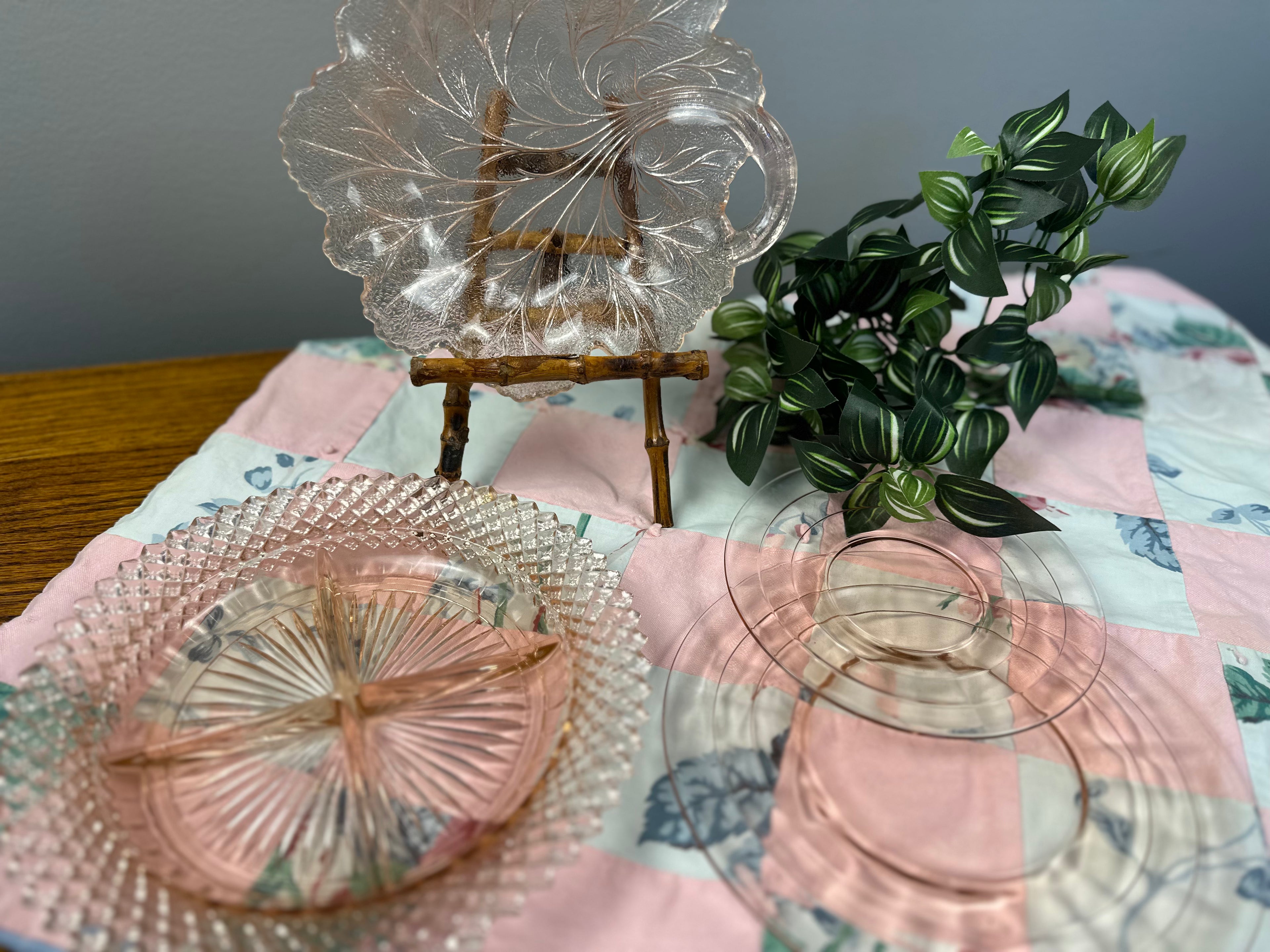 Pink Depression Glass Bowl - "Pebble Leaf " or "Twiggy" Indiana Glass  | Circa 1929-1970